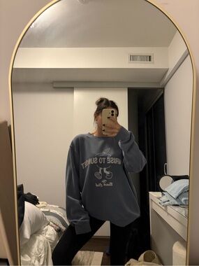 Oversized sweatshirt